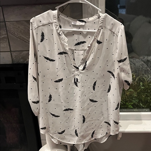 DR2 Tops - DR2 Black and White Feather Print Blouse
